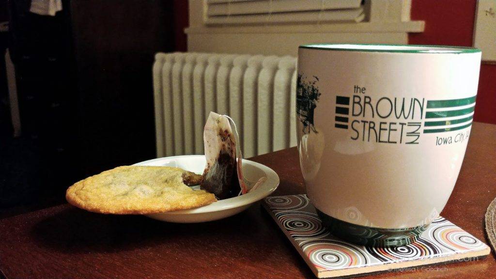 Chocolate chip cookie and tea - the perfect nightcap at Brown Street Inn