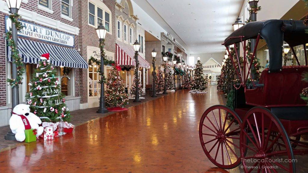 Streetscape in The Music Man Square