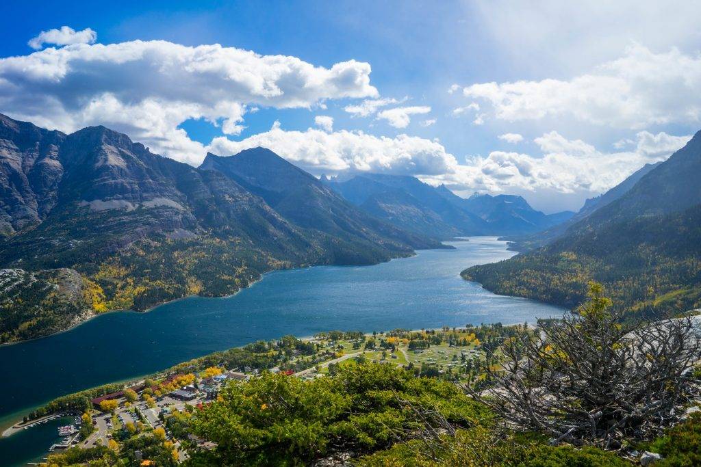 Glacier-Waterton International Peace Park, photo by Kay Rodriguez of Jetfarer