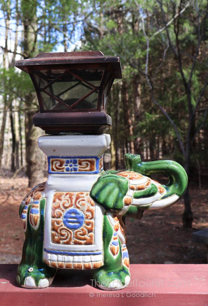 Elephant statue at the Choekor Pagoda