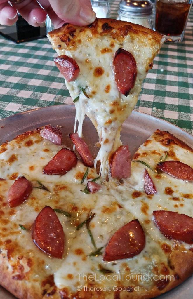 Campfire Pizza and loved its smoked sausage, sweet onion marmalade, gorgonzola, and fresh rosemary