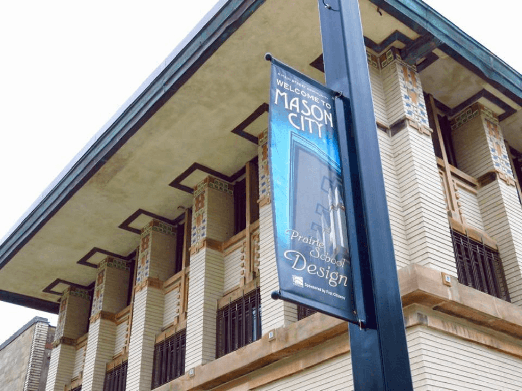 Historic Park Inn - Mason City, Iowa, photo by Kylie Neuhaus, Between England and Iowa