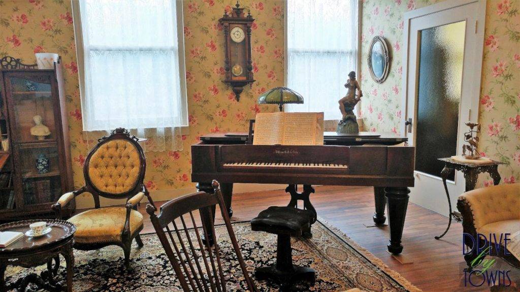 Parlor at the Floyd County Historical Museum