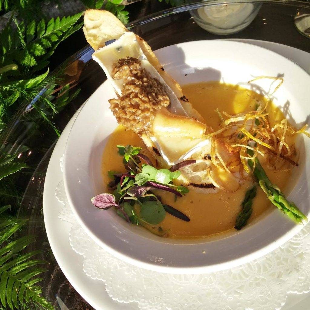 Eagle Ridge Morel Media Dinner - asparagus & hickory chicken potage crecy