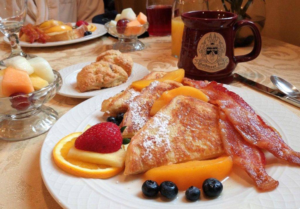 Breakfast at Goldmoor Inn