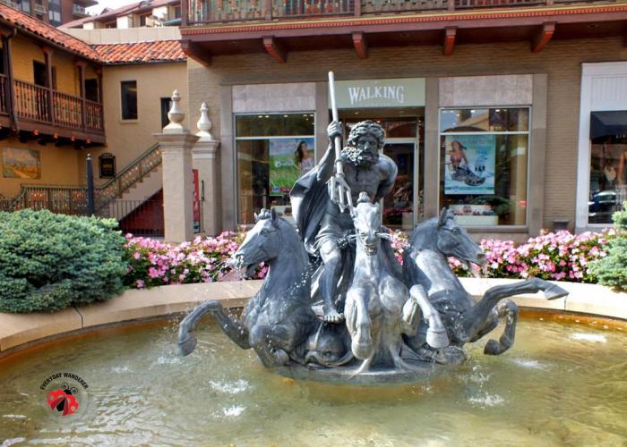 Kansas City - Fountain on the Country Club Plaza, photo credit Sage Scott, Everyday Wanderer