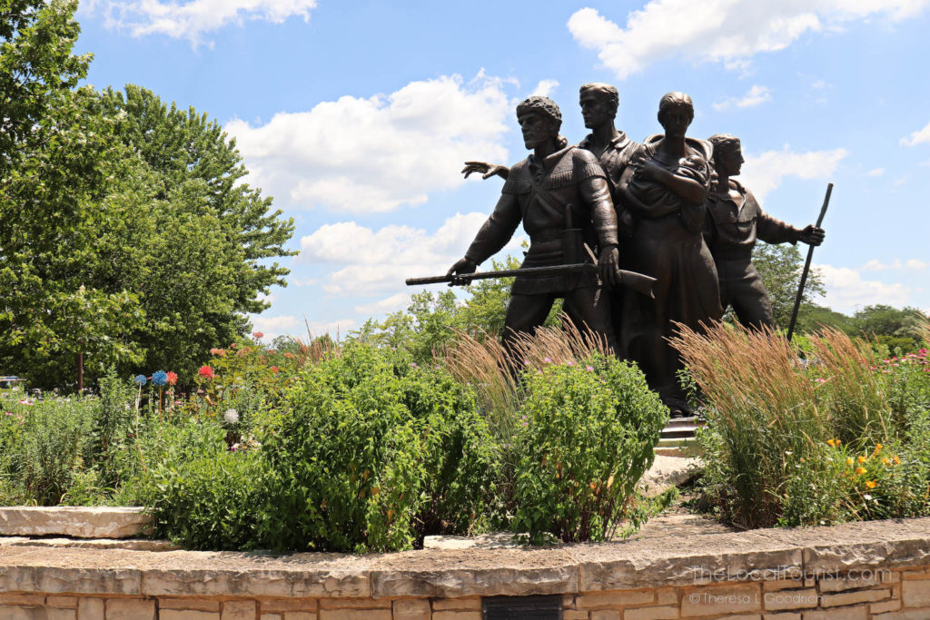 Pioneer Family Memorial Sculpture by Trygve Rovelstad